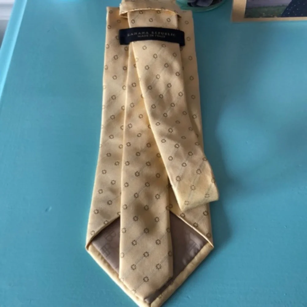 Banana Republic Men’s Tie